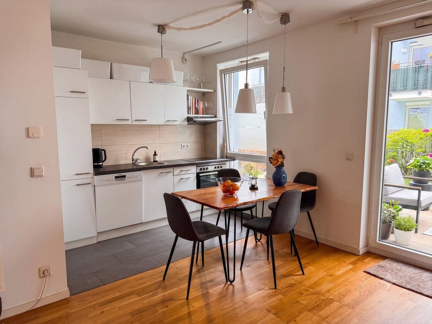 Predaj bytu 3-izbový 76 m², Gürtelstraße, Berlin, Berlín Predaj bytu 3-izbový 76 m², Gürtelstraße, Berlin, Berlín