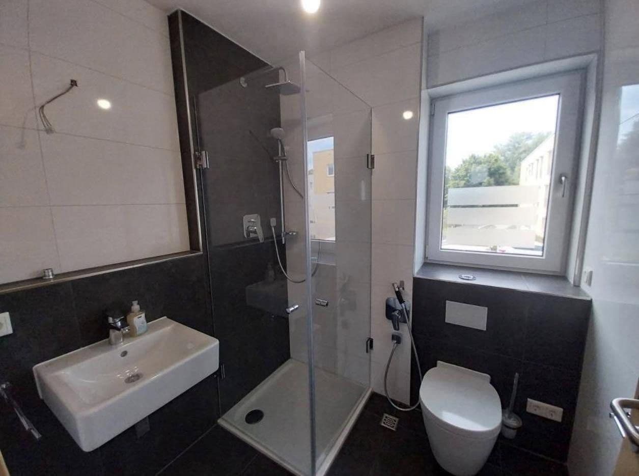 Prenájom domu 128 m², pozemok 180 m², Singen (Hohentwiel), Bádensko-Wurttembersko Prenájom domu 128 m², pozemok 180 m², Singen (Hohentwiel), Bádensko-Wurttembersko