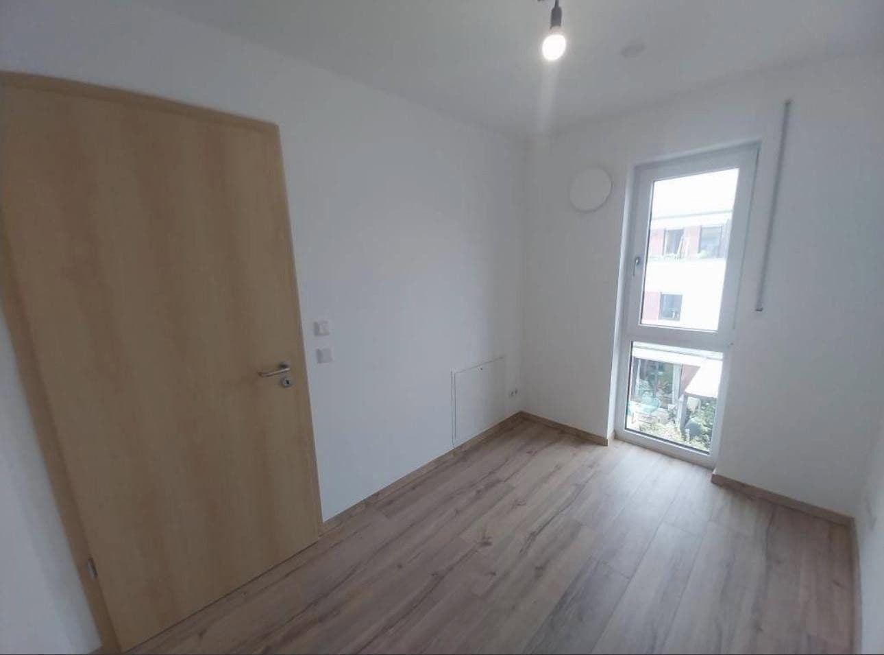 Prenájom domu 128 m², pozemok 180 m², Singen (Hohentwiel), Bádensko-Wurttembersko Prenájom domu 128 m², pozemok 180 m², Singen (Hohentwiel), Bádensko-Wurttembersko