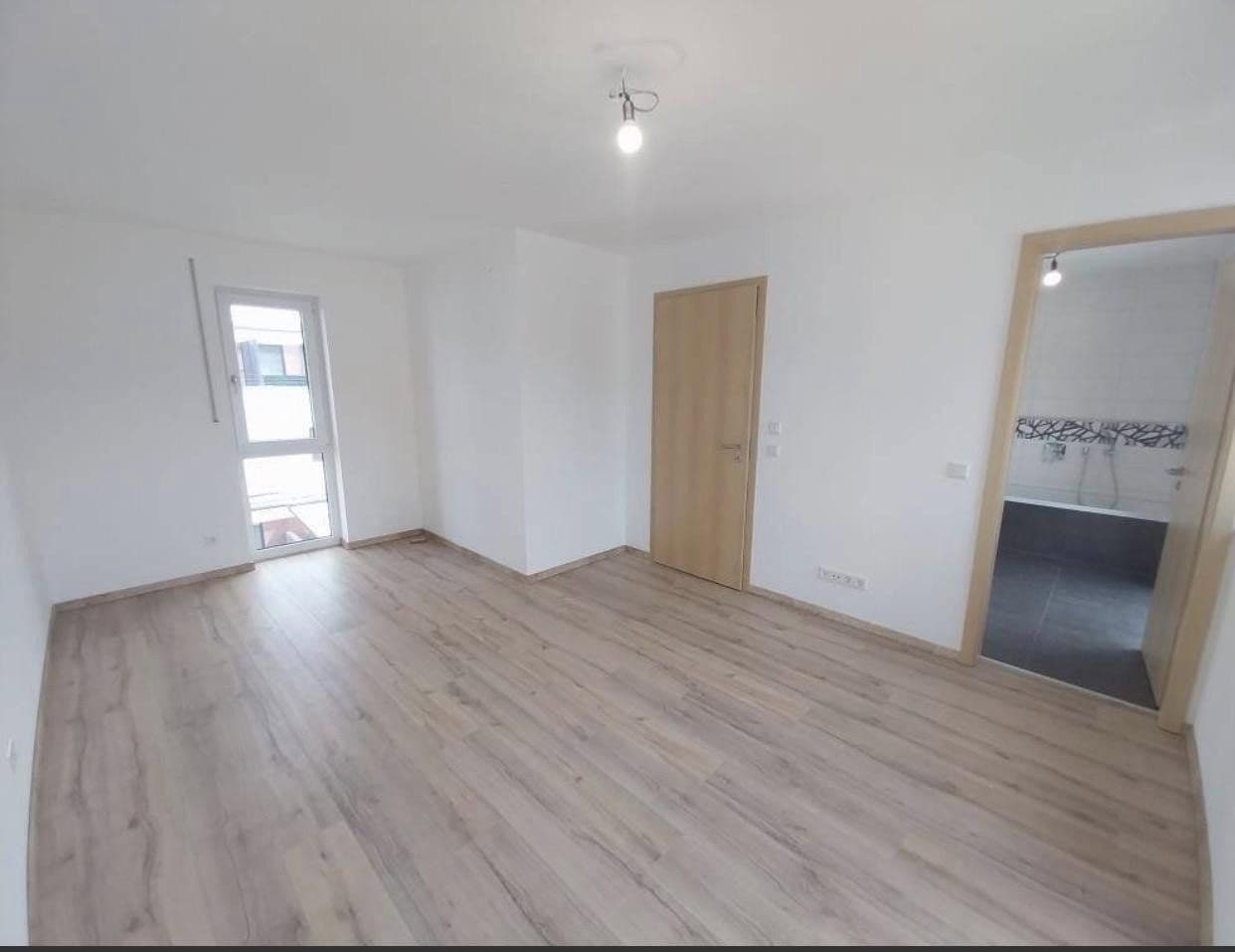Prenájom domu 128 m², pozemok 180 m², Singen (Hohentwiel), Bádensko-Wurttembersko Prenájom domu 128 m², pozemok 180 m², Singen (Hohentwiel), Bádensko-Wurttembersko