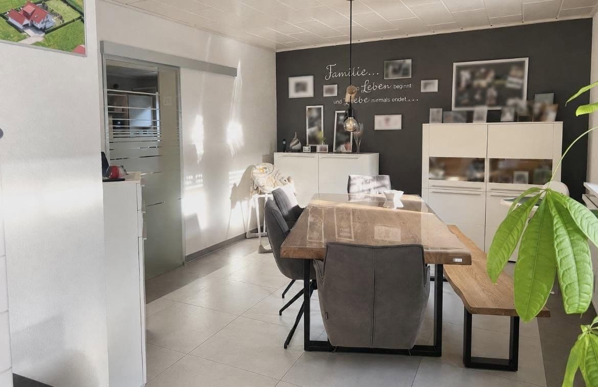 Predaj domu 165 m², pozemok 922 m², Königheim, Bádensko-Wurttembersko Predaj domu 165 m², pozemok 922 m², Königheim, Bádensko-Wurttembersko