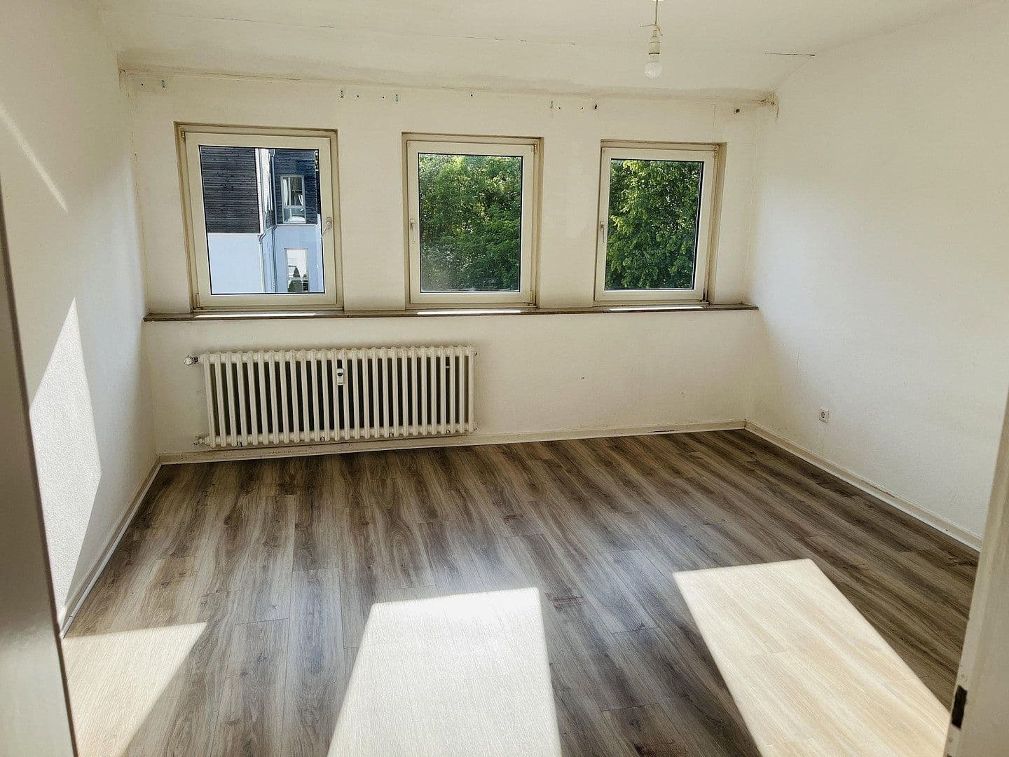 Prenájom bytu 3-izbový 80 m², Bad Oeynhausen, Severné Porýnie - Westfálsko Prenájom bytu 3-izbový 80 m², Bad Oeynhausen, Severné Porýnie - Westfálsko