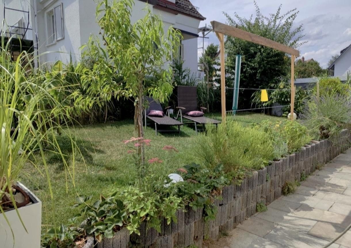 Predaj domu 100 m², pozemok 349 m², Weinsberg, Bádensko-Wurttembersko Predaj domu 100 m², pozemok 349 m², Weinsberg, Bádensko-Wurttembersko