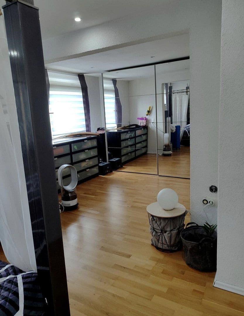 Predaj domu 100 m², pozemok 349 m², Weinsberg, Bádensko-Wurttembersko Predaj domu 100 m², pozemok 349 m², Weinsberg, Bádensko-Wurttembersko
