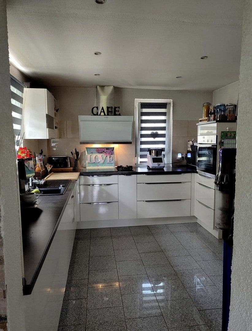 Predaj domu 100 m², pozemok 349 m², Weinsberg, Bádensko-Wurttembersko Predaj domu 100 m², pozemok 349 m², Weinsberg, Bádensko-Wurttembersko