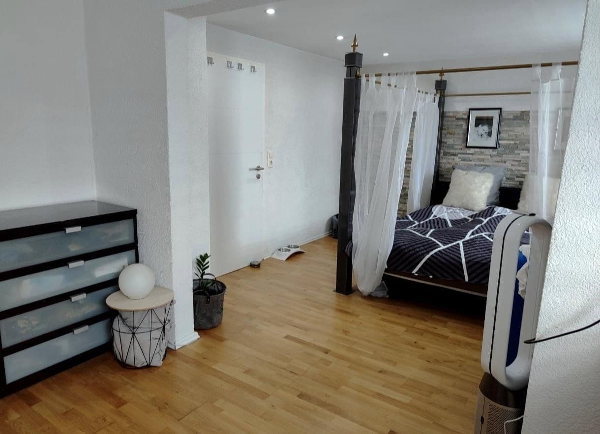 Predaj domu 100 m², pozemok 349 m², Weinsberg, Bádensko-Wurttembersko Predaj domu 100 m², pozemok 349 m², Weinsberg, Bádensko-Wurttembersko