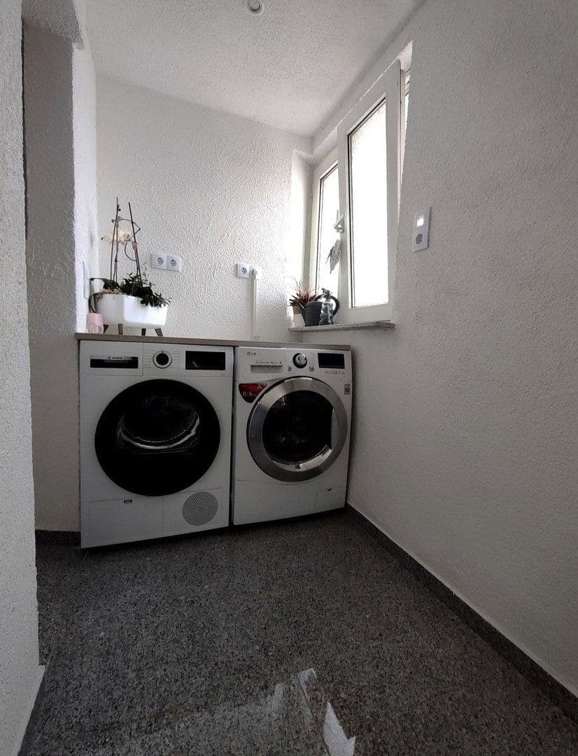 Predaj domu 100 m², pozemok 349 m², Weinsberg, Bádensko-Wurttembersko Predaj domu 100 m², pozemok 349 m², Weinsberg, Bádensko-Wurttembersko