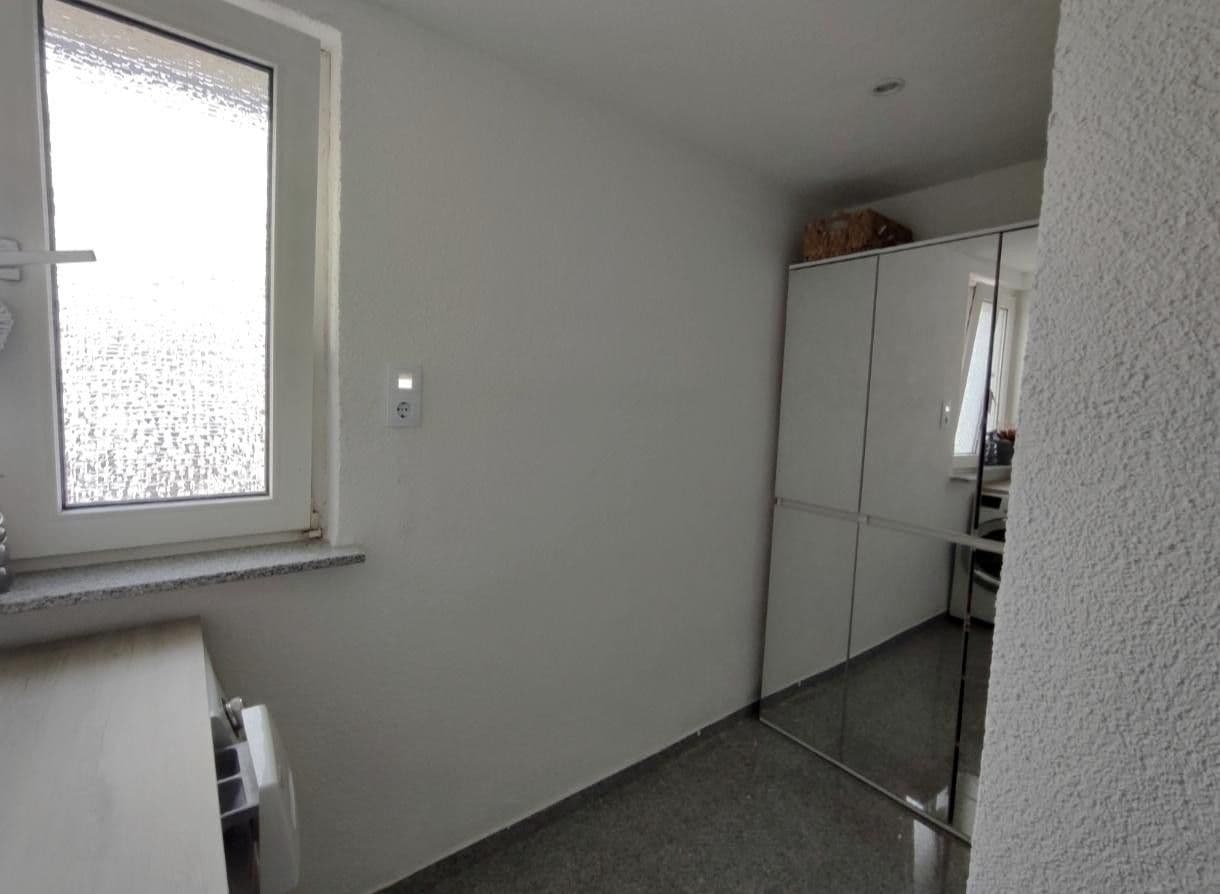 Predaj domu 100 m², pozemok 349 m², Weinsberg, Bádensko-Wurttembersko Predaj domu 100 m², pozemok 349 m², Weinsberg, Bádensko-Wurttembersko