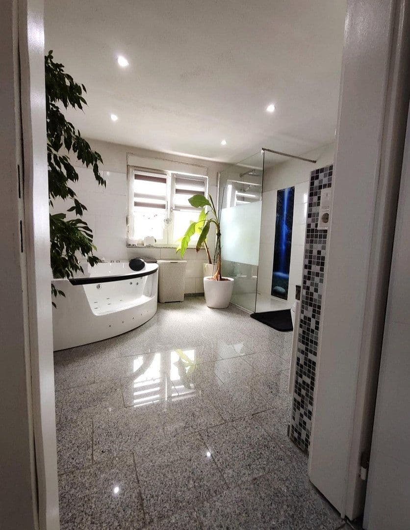 Predaj domu 100 m², pozemok 349 m², Weinsberg, Bádensko-Wurttembersko Predaj domu 100 m², pozemok 349 m², Weinsberg, Bádensko-Wurttembersko