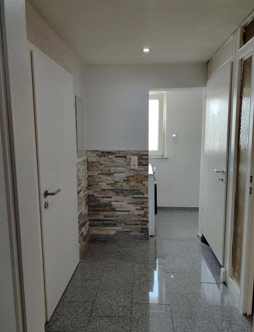 Predaj domu 100 m², pozemok 349 m², Weinsberg, Bádensko-Wurttembersko Predaj domu 100 m², pozemok 349 m², Weinsberg, Bádensko-Wurttembersko
