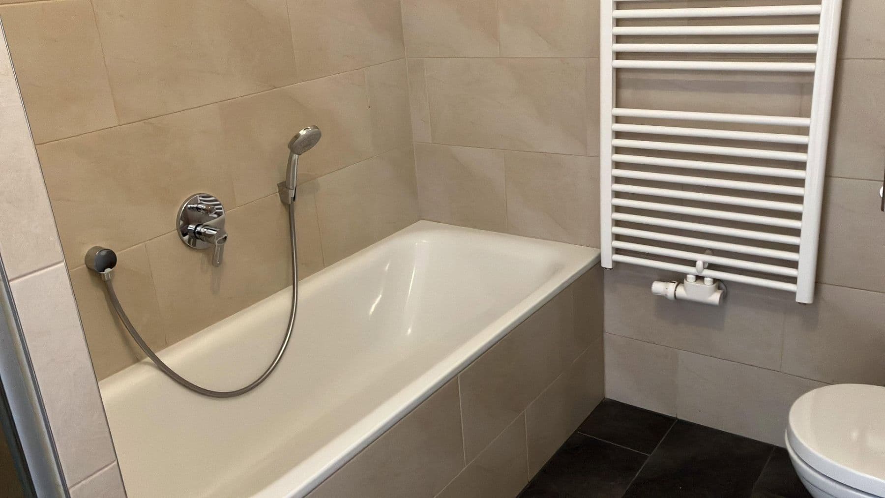 Predaj bytu 2-izbový 50 m², Rigaer Straße 67, Berlin, Berlín Predaj bytu 2-izbový 50 m², Rigaer Straße 67, Berlin, Berlín