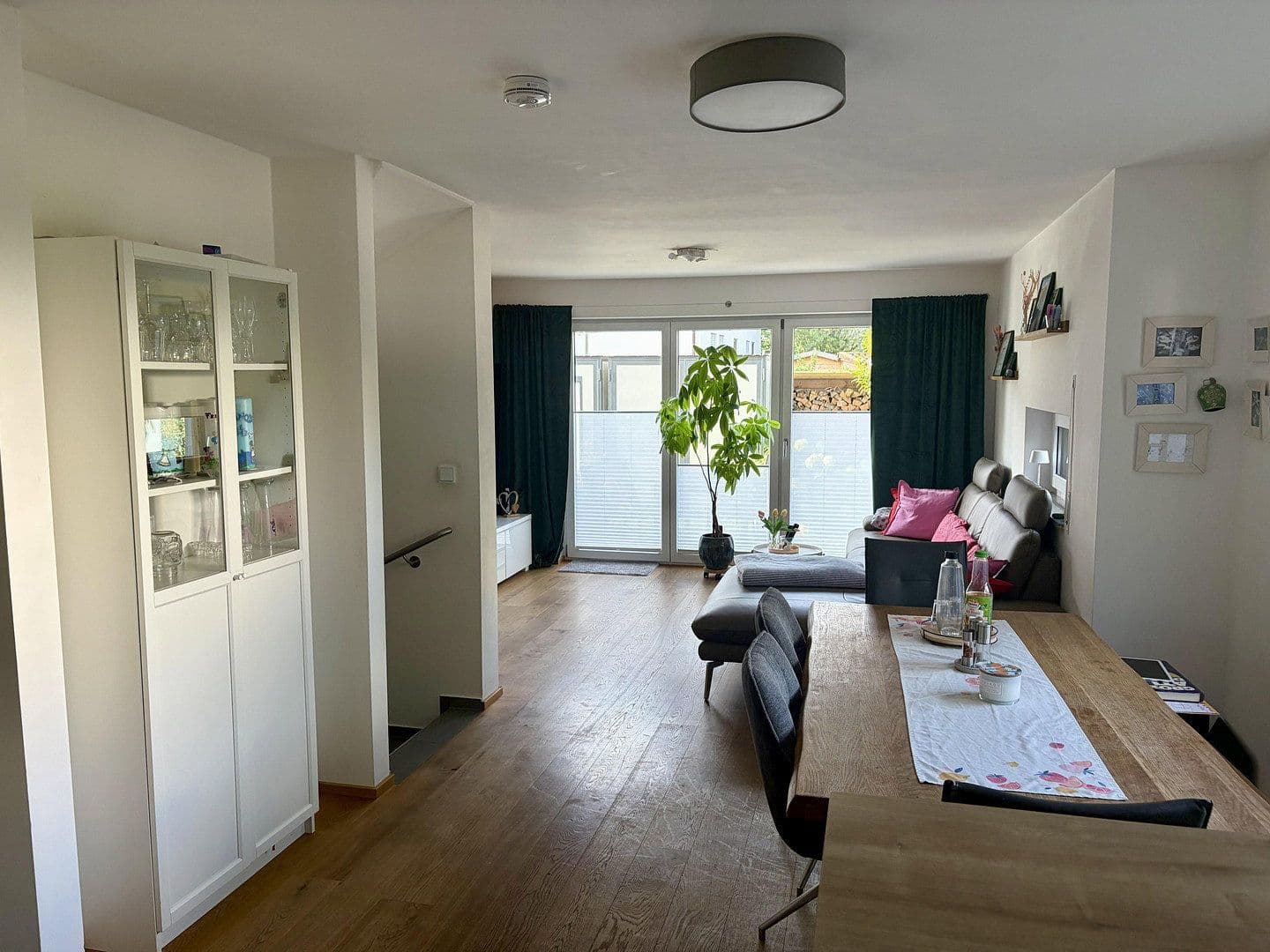 Prenájom bytu 4-izbový 101 m², Taufkirchen, Bavorsko Prenájom bytu 4-izbový 101 m², Taufkirchen, Bavorsko