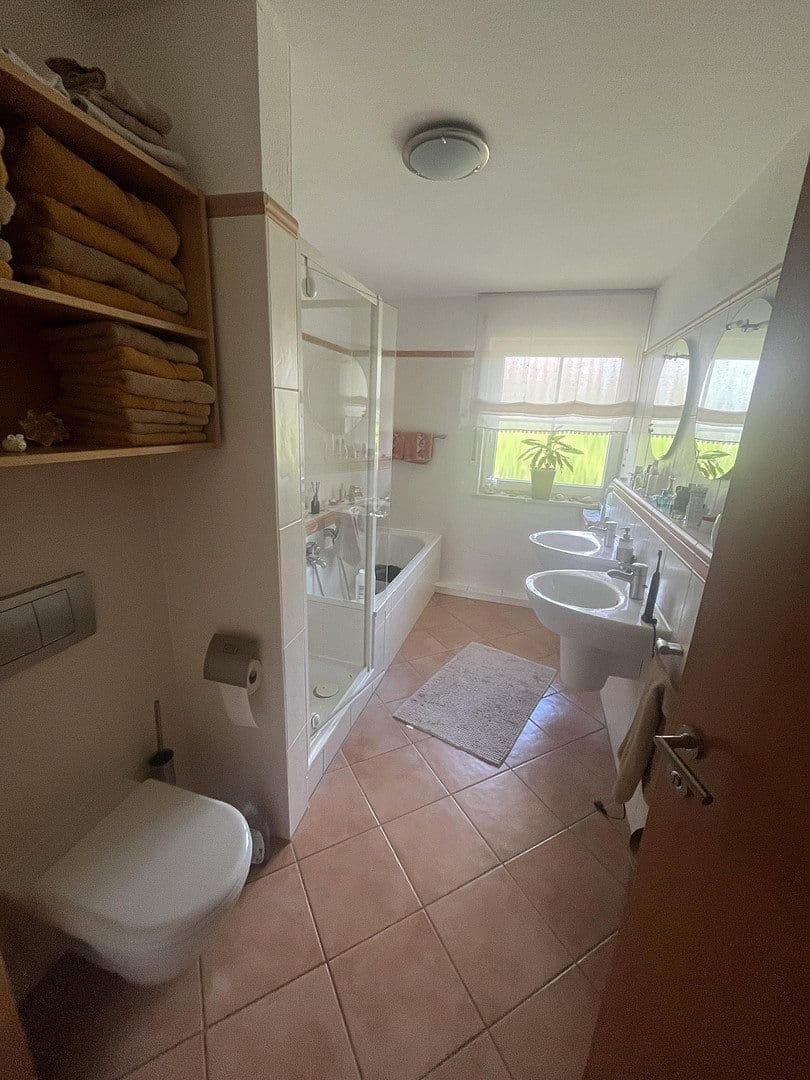 Predaj domu 156 m², pozemok 372 m², Markt Indersdorf, Bavorsko Predaj domu 156 m², pozemok 372 m², Markt Indersdorf, Bavorsko