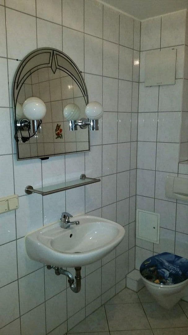 Prenájom bytu 1-izbový 56 m², Hauptstr. 9, Waltershausen, Durínsko Prenájom bytu 1-izbový 56 m², Hauptstr. 9, Waltershausen, Durínsko