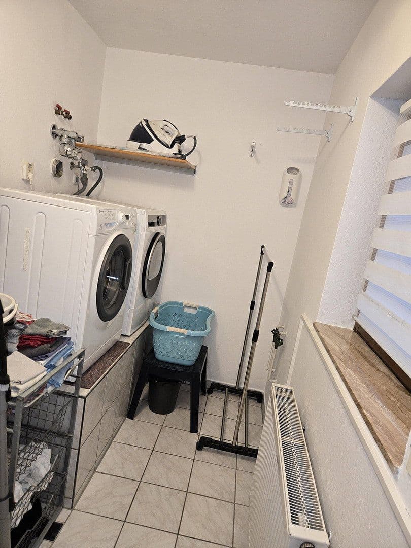 Predaj domu 216 m², pozemok 549 m², Gelnhausen, Hesensko Predaj domu 216 m², pozemok 549 m², Gelnhausen, Hesensko
