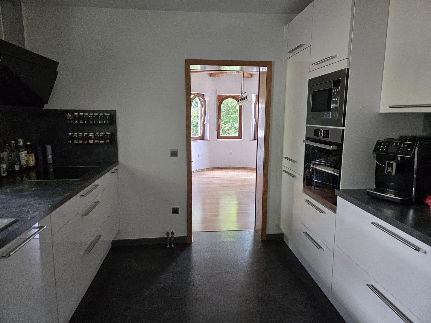 Predaj domu 216 m², pozemok 549 m², Gelnhausen, Hesensko Predaj domu 216 m², pozemok 549 m², Gelnhausen, Hesensko