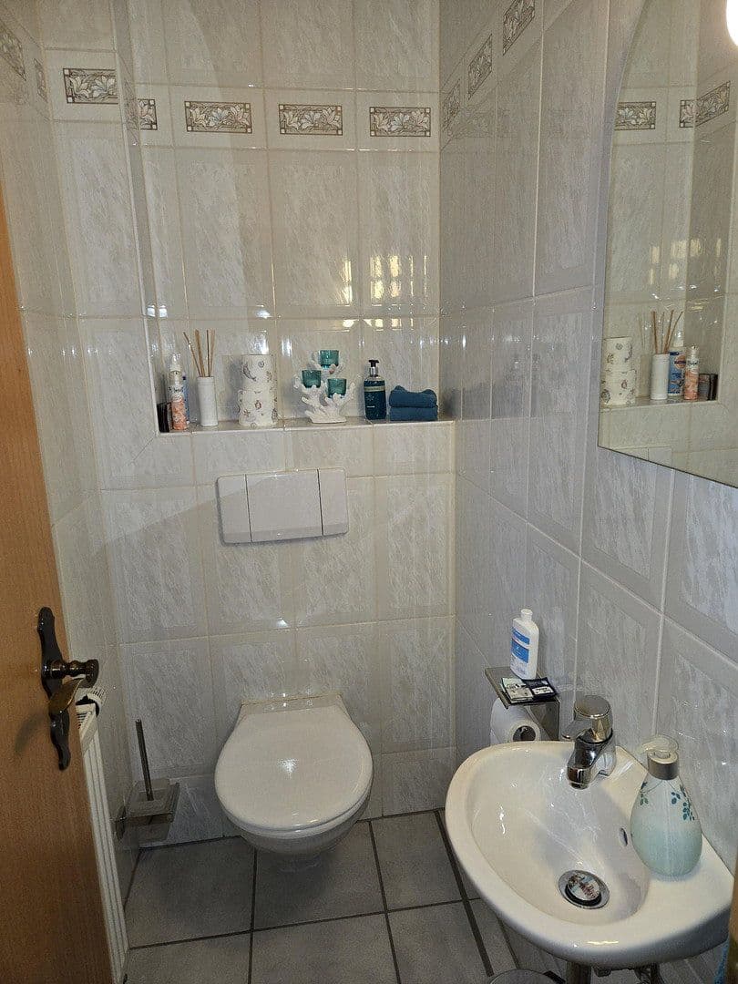 Predaj domu 216 m², pozemok 549 m², Gelnhausen, Hesensko Predaj domu 216 m², pozemok 549 m², Gelnhausen, Hesensko