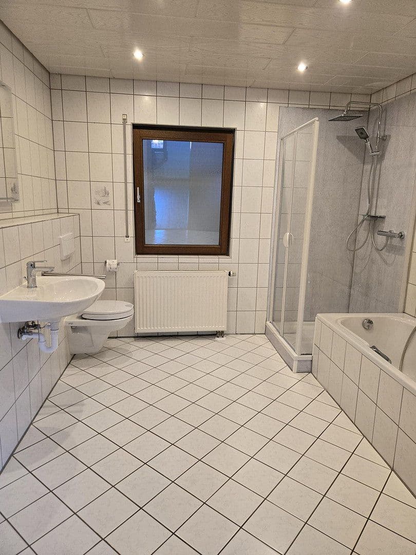 Predaj domu 216 m², pozemok 549 m², Gelnhausen, Hesensko Predaj domu 216 m², pozemok 549 m², Gelnhausen, Hesensko