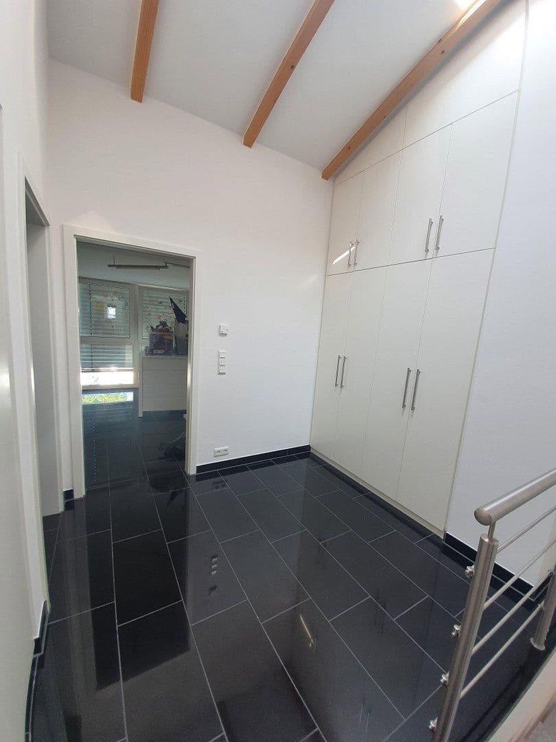 Prenájom domu 147 m², pozemok 355 m², Schlehenstraße 8, Unterschleißheim-Hollern, Bavorsko Prenájom domu 147 m², pozemok 355 m², Schlehenstraße 8, Unterschleißheim-Hollern, Bavorsko
