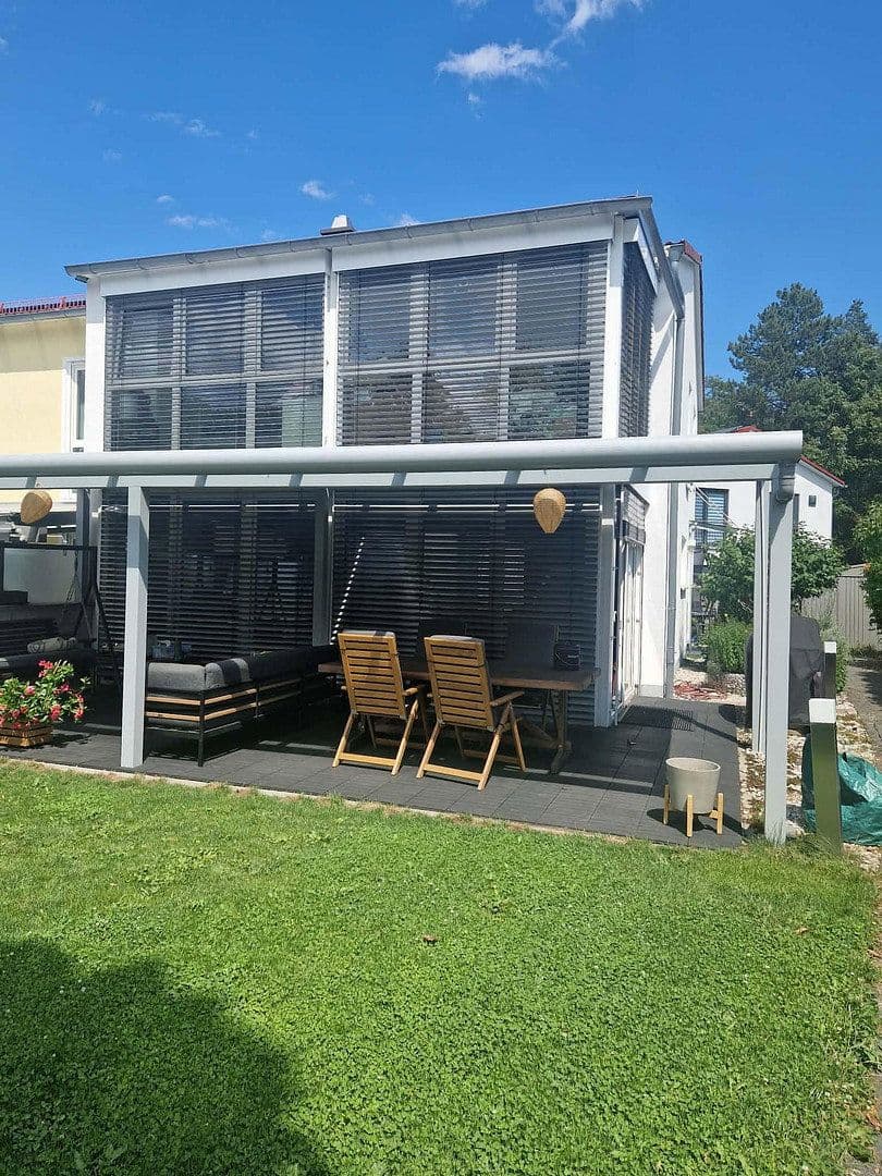Prenájom domu 147 m², pozemok 355 m², Schlehenstraße 8, Unterschleißheim-Hollern, Bavorsko Prenájom domu 147 m², pozemok 355 m², Schlehenstraße 8, Unterschleißheim-Hollern, Bavorsko