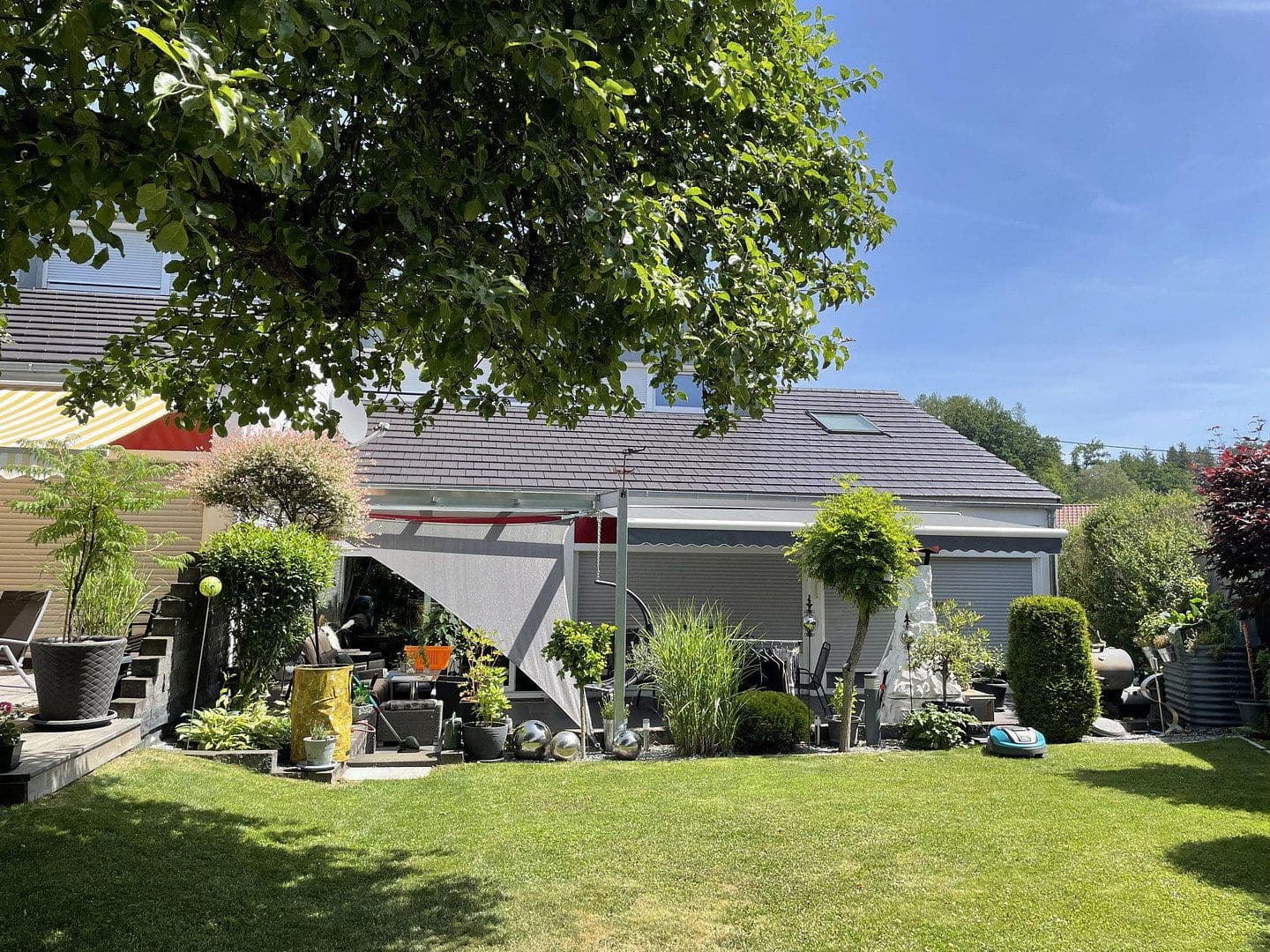 Predaj domu 351 m², pozemok 2.442 m², Weißenhorn, Bavorsko Predaj domu 351 m², pozemok 2.442 m², Weißenhorn, Bavorsko