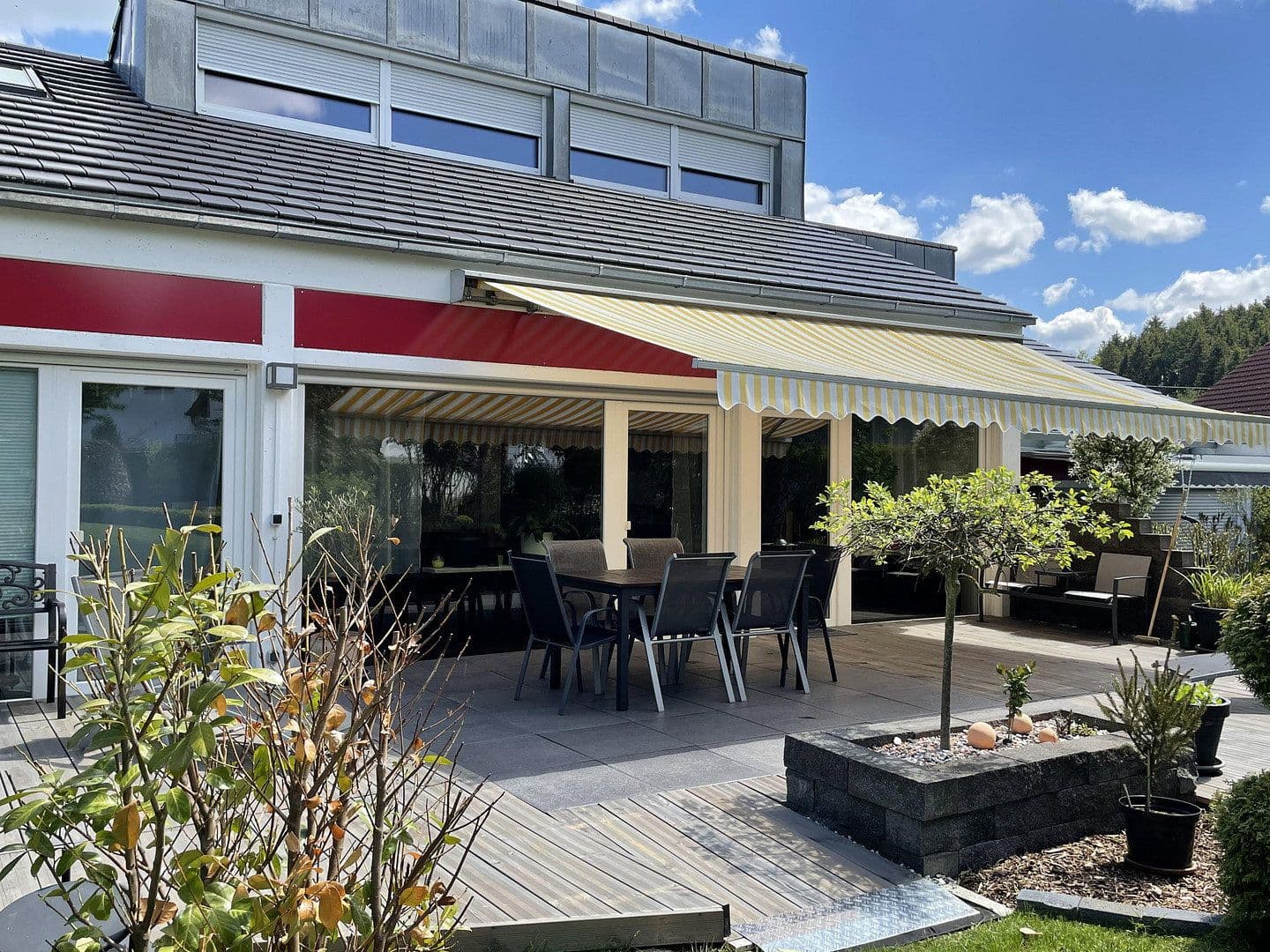 Predaj domu 351 m², pozemok 2.442 m², Weißenhorn, Bavorsko Predaj domu 351 m², pozemok 2.442 m², Weißenhorn, Bavorsko
