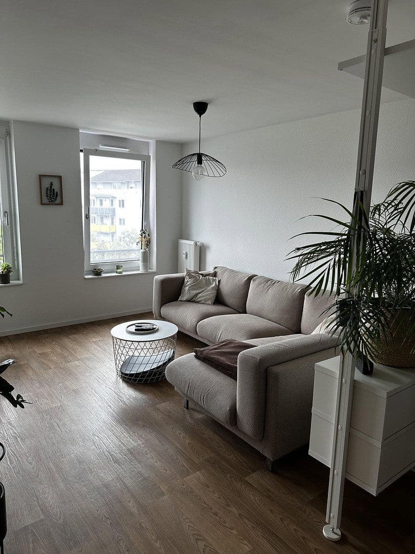 Prenájom bytu 2-izbový 78 m², Karlsruhe, Bádensko-Wurttembersko Prenájom bytu 2-izbový 78 m², Karlsruhe, Bádensko-Wurttembersko