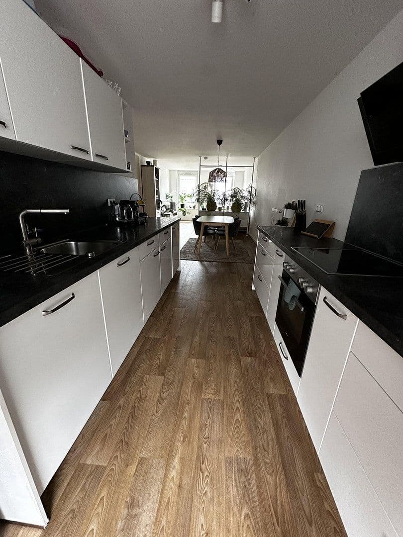 Prenájom bytu 2-izbový 78 m², Karlsruhe, Bádensko-Wurttembersko Prenájom bytu 2-izbový 78 m², Karlsruhe, Bádensko-Wurttembersko