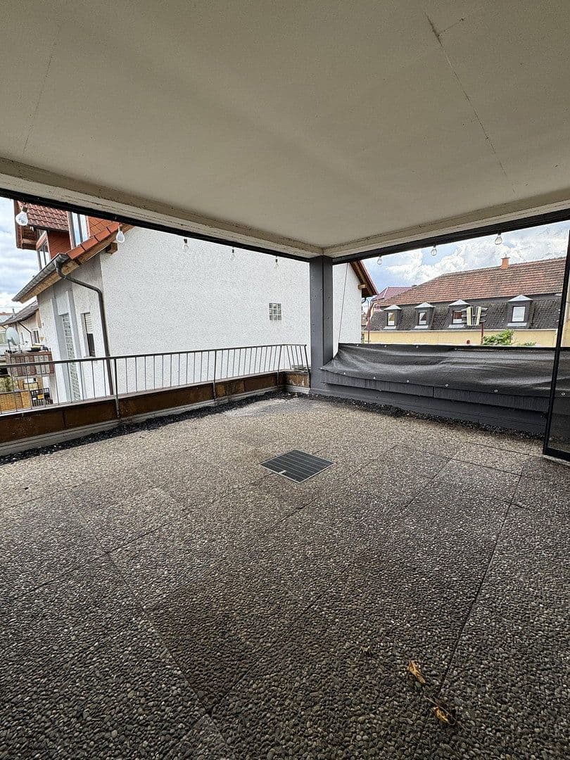 Prenájom bytu 4-izbový 115 m², Brühl, Bádensko-Wurttembersko Prenájom bytu 4-izbový 115 m², Brühl, Bádensko-Wurttembersko