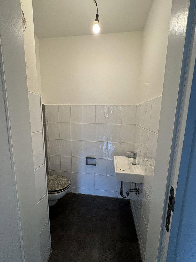 Prenájom bytu 4-izbový 115 m², Brühl, Bádensko-Wurttembersko Prenájom bytu 4-izbový 115 m², Brühl, Bádensko-Wurttembersko