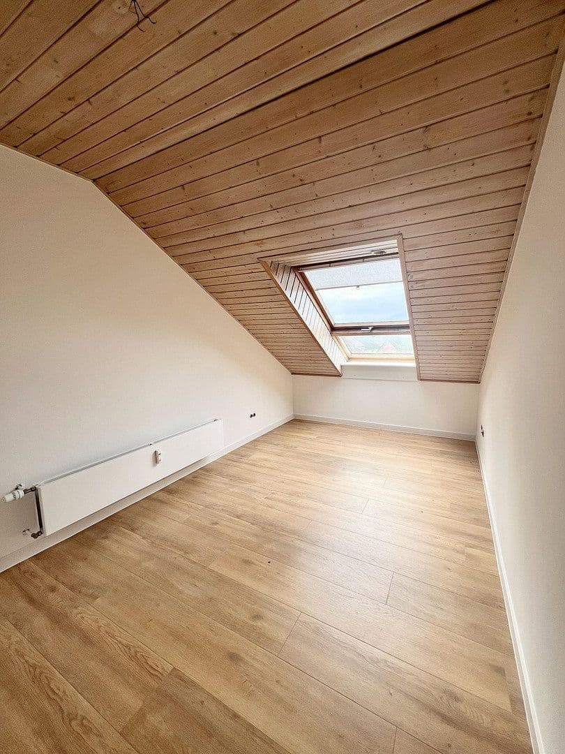 Prenájom bytu 4-izbový 149 m², Brühl, Bádensko-Wurttembersko Prenájom bytu 4-izbový 149 m², Brühl, Bádensko-Wurttembersko