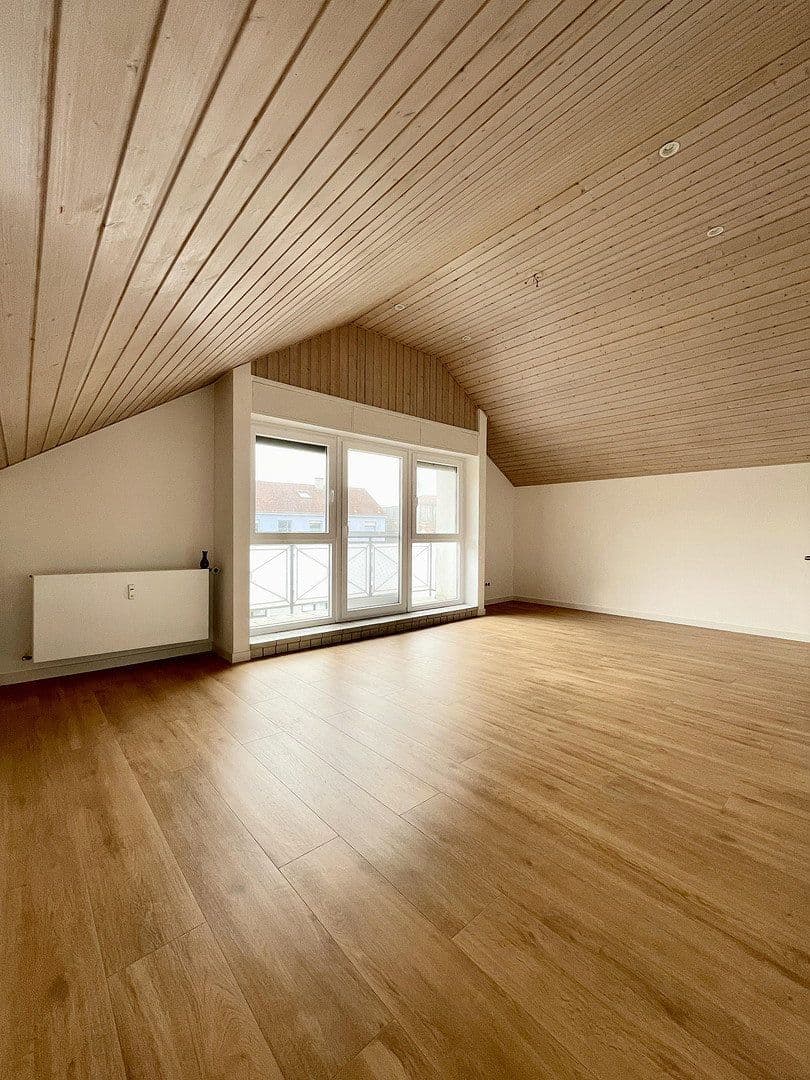 Prenájom bytu 4-izbový 149 m², Brühl, Bádensko-Wurttembersko Prenájom bytu 4-izbový 149 m², Brühl, Bádensko-Wurttembersko