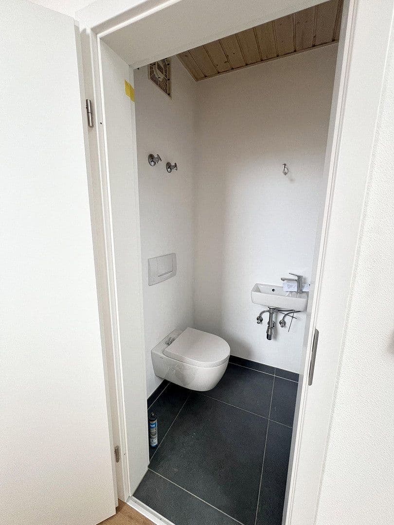 Prenájom bytu 4-izbový 149 m², Brühl, Bádensko-Wurttembersko Prenájom bytu 4-izbový 149 m², Brühl, Bádensko-Wurttembersko