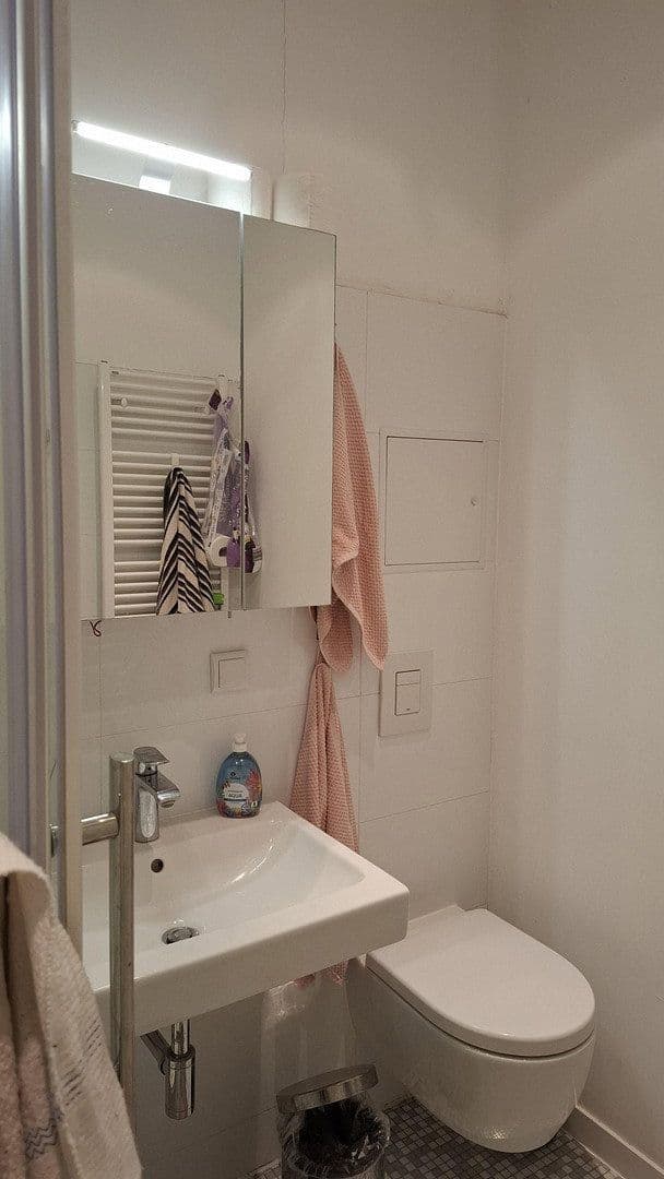 Predaj bytu 2-izbový 60 m², Berlin Spandau, Berlín Predaj bytu 2-izbový 60 m², Berlin Spandau, Berlín