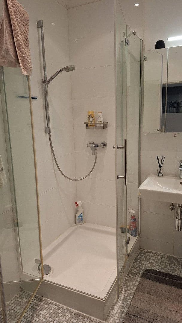 Predaj bytu 2-izbový 60 m², Berlin Spandau, Berlín Predaj bytu 2-izbový 60 m², Berlin Spandau, Berlín