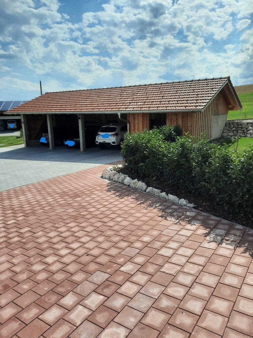 Prenájom bytu 4-izbový 110 m², Kirchdorf bei Haag in Oberbayern, Bavorsko Prenájom bytu 4-izbový 110 m², Kirchdorf bei Haag in Oberbayern, Bavorsko
