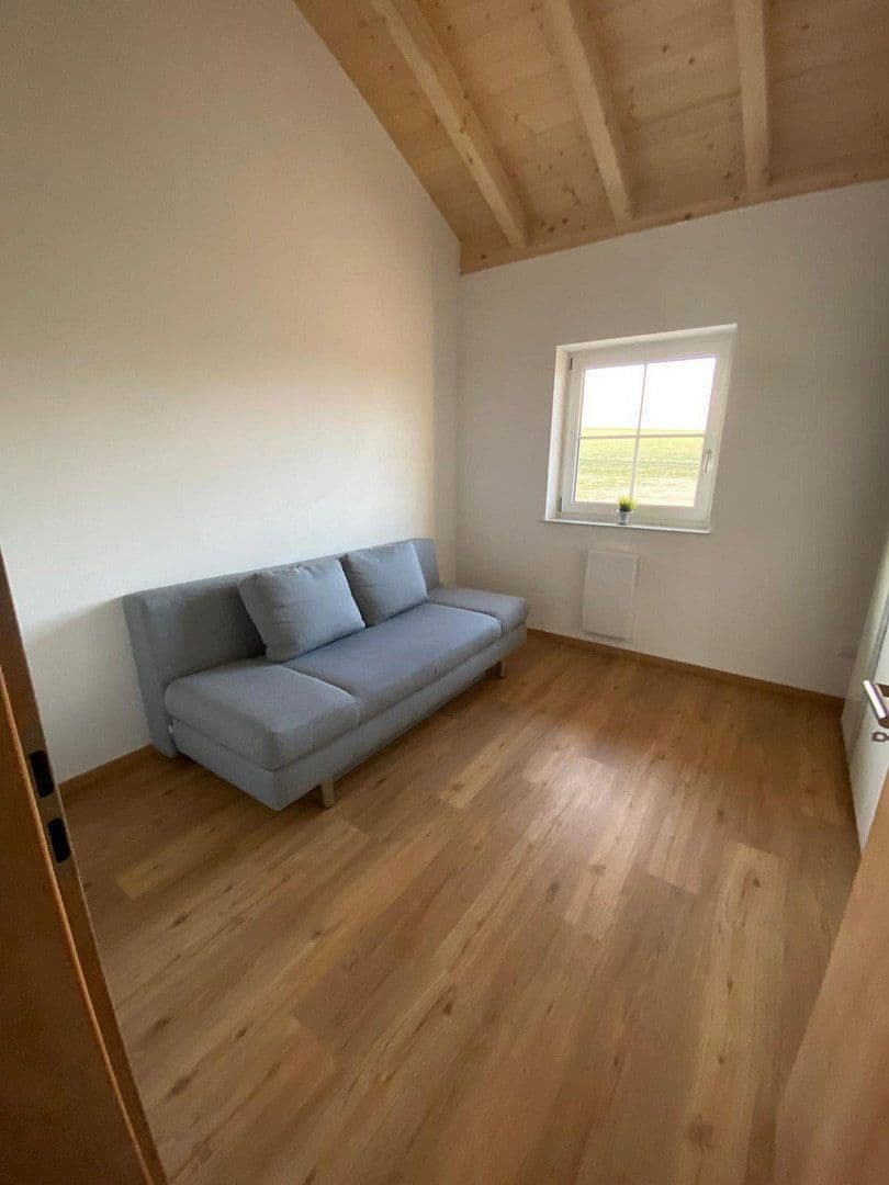 Prenájom bytu 4-izbový 110 m², Kirchdorf bei Haag in Oberbayern, Bavorsko Prenájom bytu 4-izbový 110 m², Kirchdorf bei Haag in Oberbayern, Bavorsko