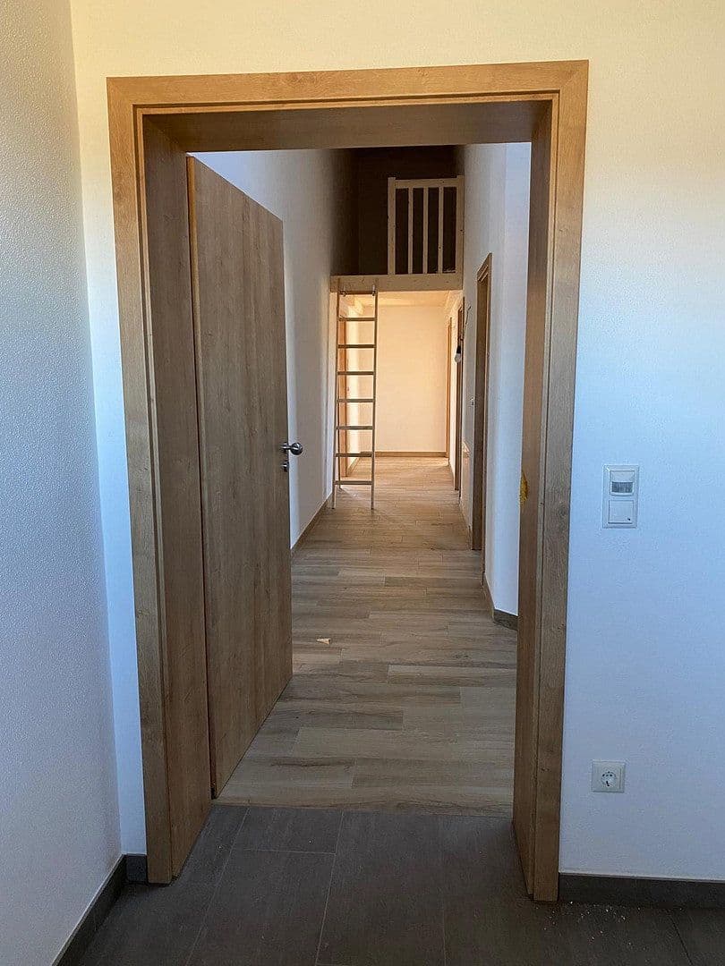 Prenájom bytu 4-izbový 110 m², Kirchdorf bei Haag in Oberbayern, Bavorsko Prenájom bytu 4-izbový 110 m², Kirchdorf bei Haag in Oberbayern, Bavorsko