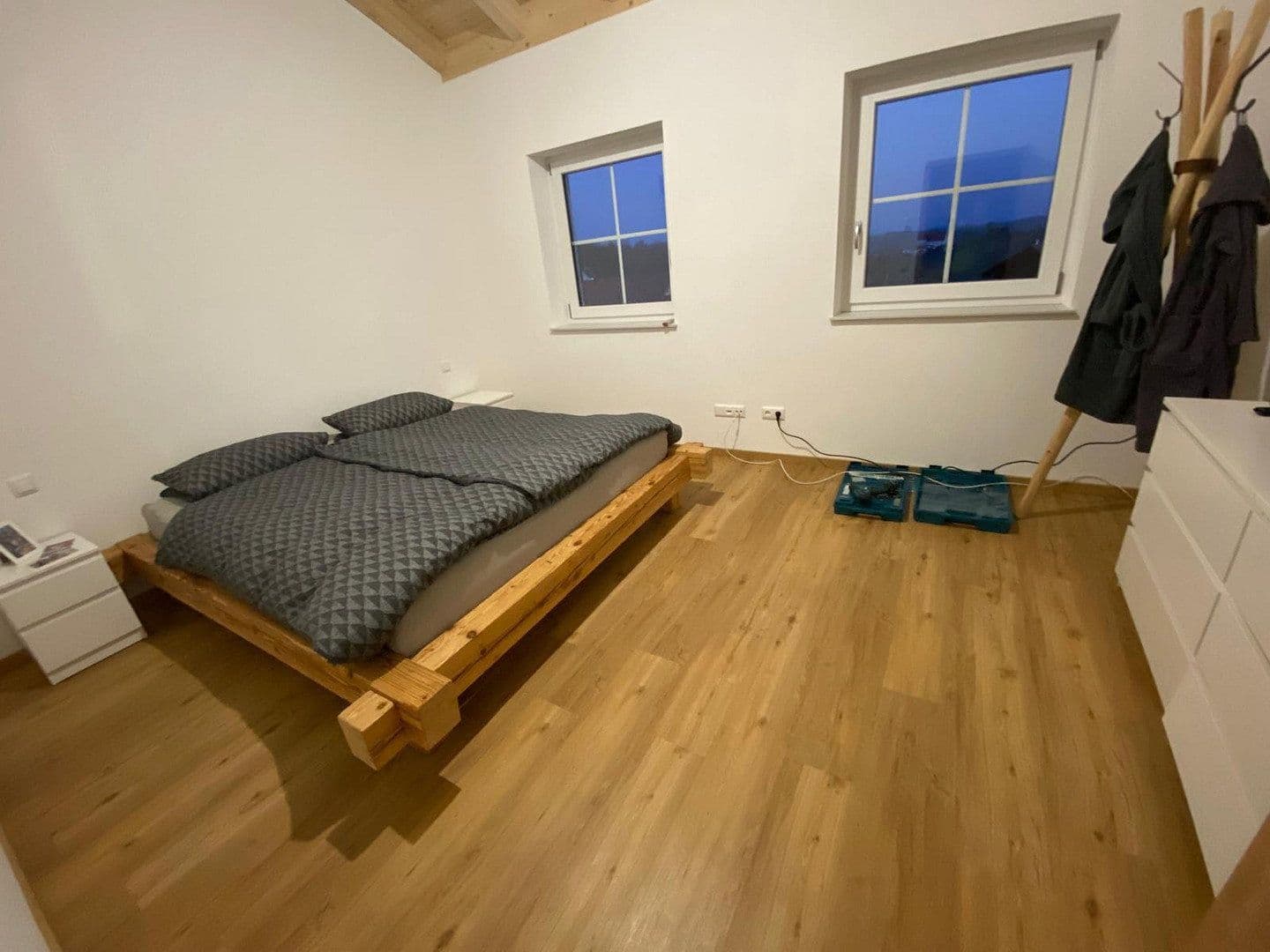 Prenájom bytu 4-izbový 110 m², Kirchdorf bei Haag in Oberbayern, Bavorsko Prenájom bytu 4-izbový 110 m², Kirchdorf bei Haag in Oberbayern, Bavorsko