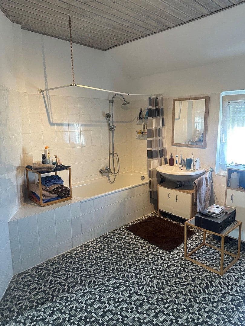 Prenájom bytu 3-izbový 88 m², Ringstraße 16, Höhr-Grenzhausen, Porýnie-Falcko Prenájom bytu 3-izbový 88 m², Ringstraße 16, Höhr-Grenzhausen, Porýnie-Falcko