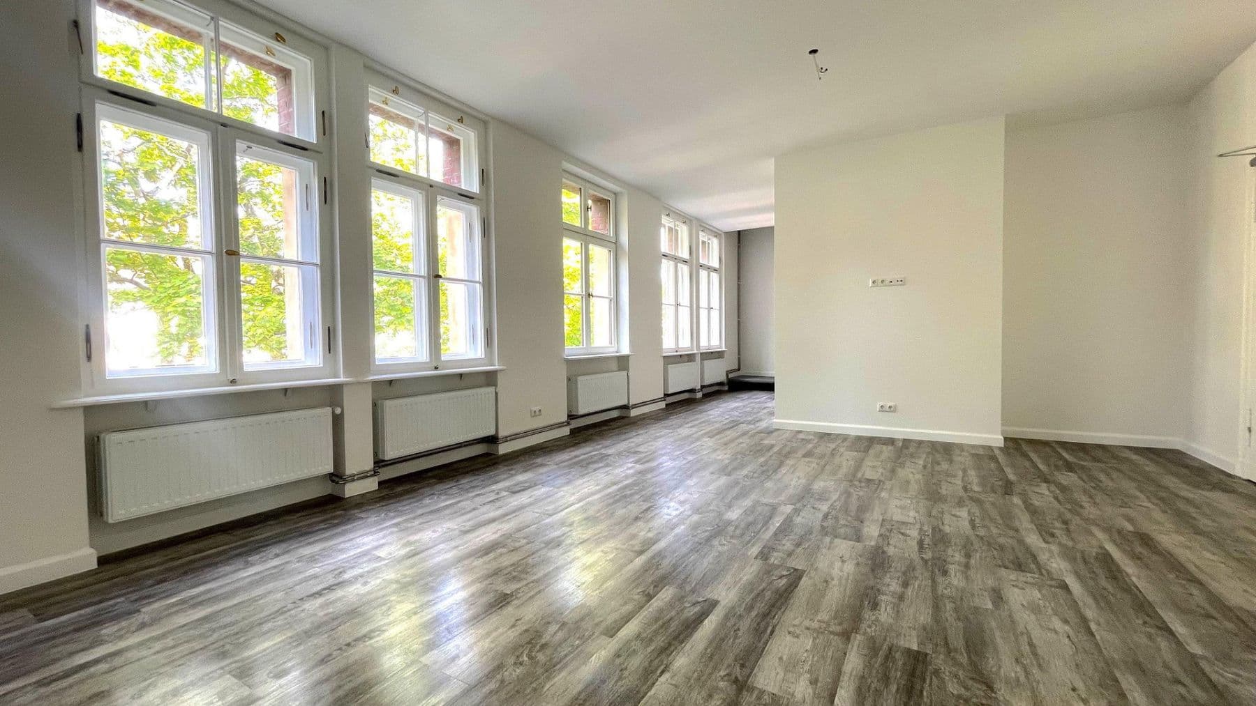 Prenájom bytu 3-izbový 111 m², Räuschstr. 68, Berlin, Berlín Prenájom bytu 3-izbový 111 m², Räuschstr. 68, Berlin, Berlín