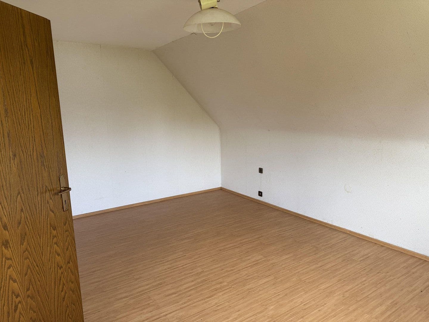 Predaj domu 185 m², pozemok 700 m², Bad Rappenau, Bádensko-Wurttembersko Predaj domu 185 m², pozemok 700 m², Bad Rappenau, Bádensko-Wurttembersko