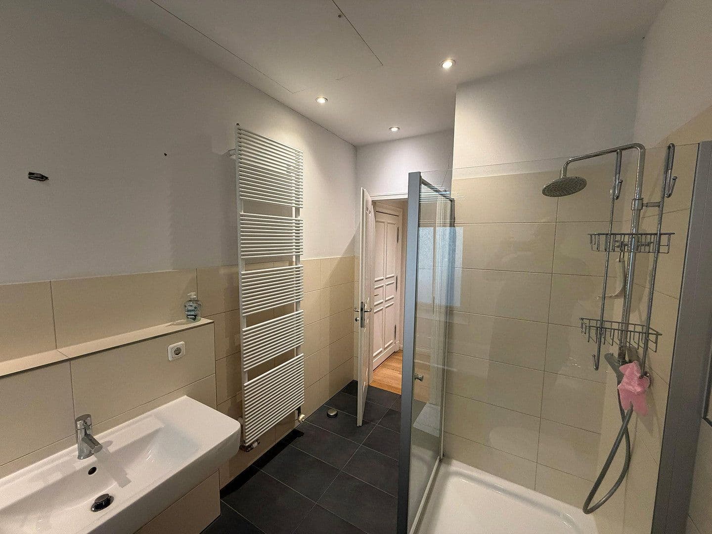 Predaj bytu 3-izbový 98 m², Finowstrasse 17, Berlin Friedrichshain, Berlín Predaj bytu 3-izbový 98 m², Finowstrasse 17, Berlin Friedrichshain, Berlín