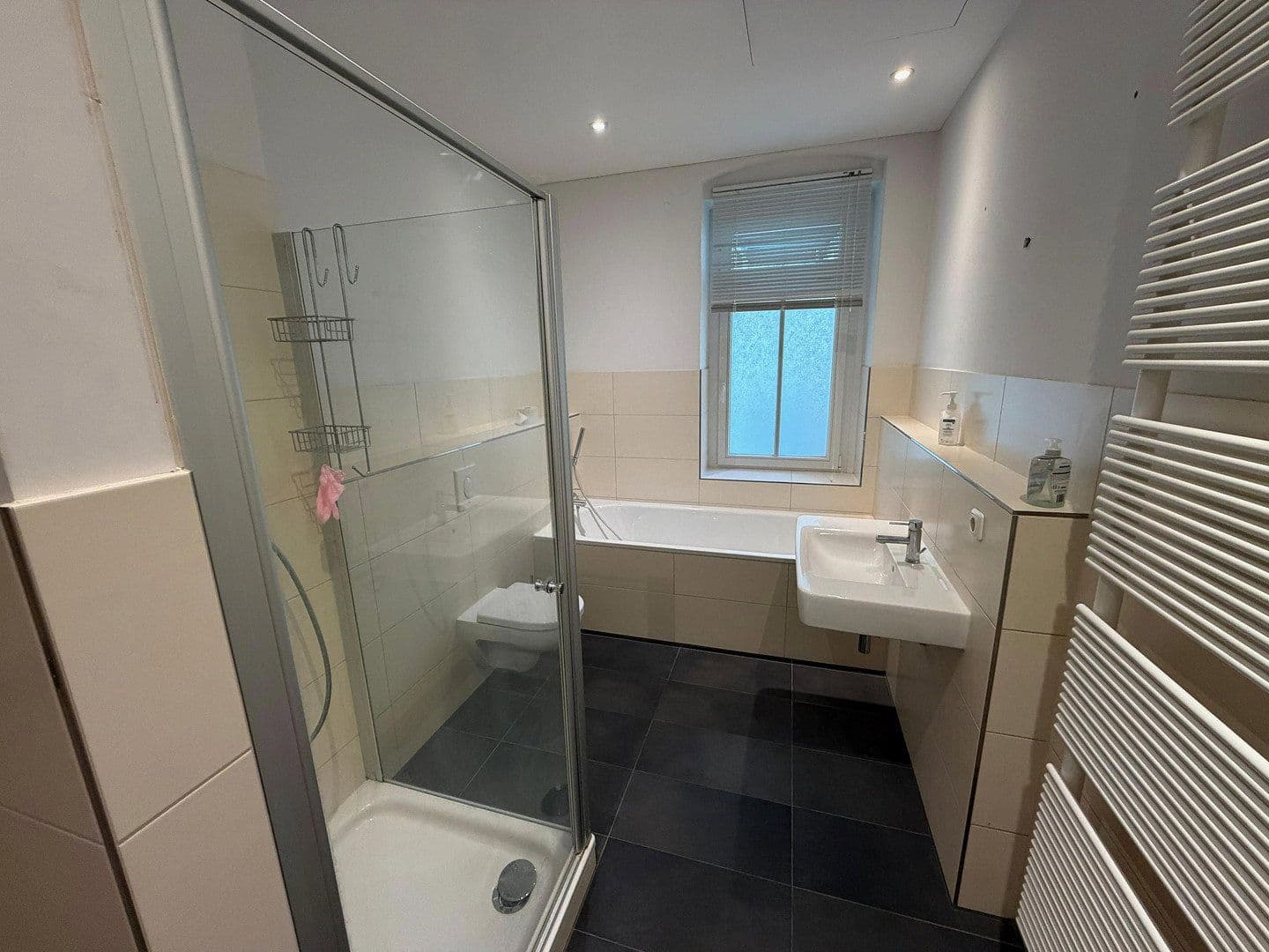 Predaj bytu 3-izbový 98 m², Finowstrasse 17, Berlin Friedrichshain, Berlín Predaj bytu 3-izbový 98 m², Finowstrasse 17, Berlin Friedrichshain, Berlín