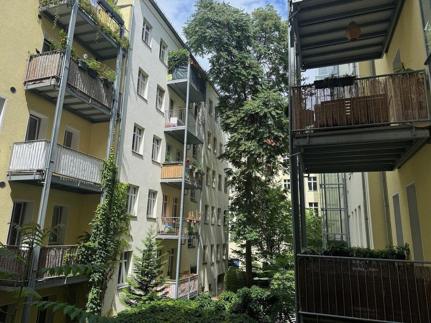 Predaj bytu 3-izbový 98 m², Finowstrasse 17, Berlin Friedrichshain, Berlín Predaj bytu 3-izbový 98 m², Finowstrasse 17, Berlin Friedrichshain, Berlín