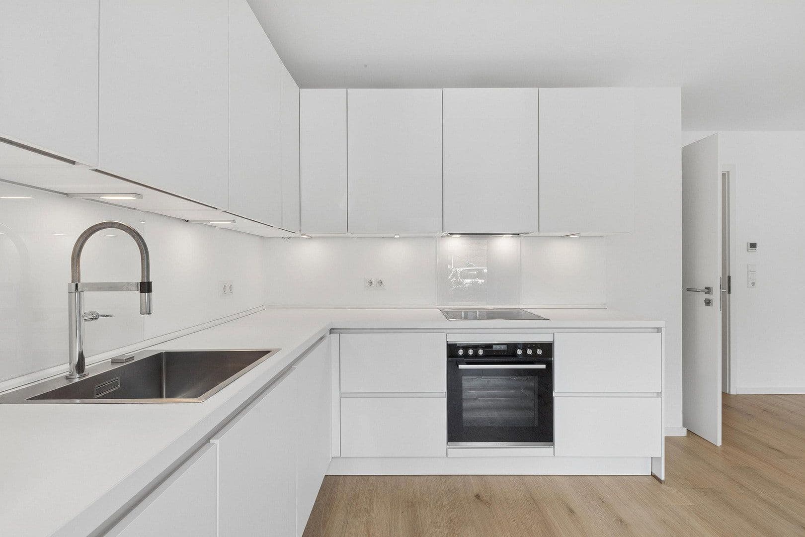 Prenájom bytu 3-izbový 77 m², Ziehrerweg 5a, Hamburg, Hamburg Prenájom bytu 3-izbový 77 m², Ziehrerweg 5a, Hamburg, Hamburg
