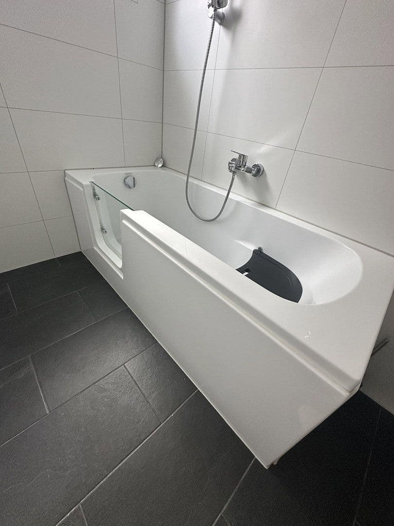 Prenájom bytu 3-izbový 72 m², Grandstraße 44, Essen, Severné Porýnie - Westfálsko Prenájom bytu 3-izbový 72 m², Grandstraße 44, Essen, Severné Porýnie - Westfálsko
