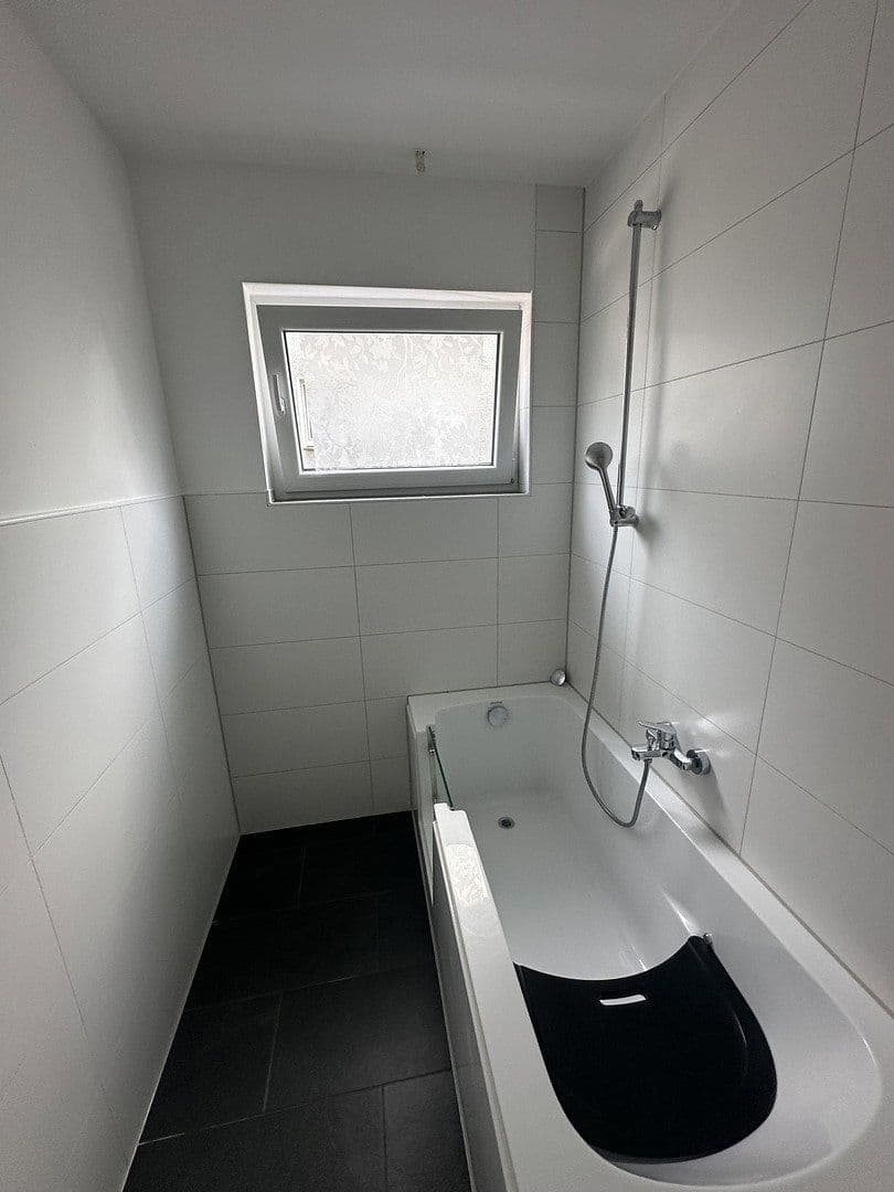 Prenájom bytu 3-izbový 72 m², Grandstraße 44, Essen, Severné Porýnie - Westfálsko Prenájom bytu 3-izbový 72 m², Grandstraße 44, Essen, Severné Porýnie - Westfálsko