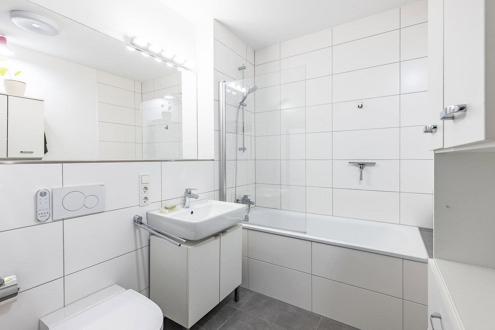 Prenájom bytu 3-izbový 142 m², Köln, Severné Porýnie - Westfálsko Prenájom bytu 3-izbový 142 m², Köln, Severné Porýnie - Westfálsko