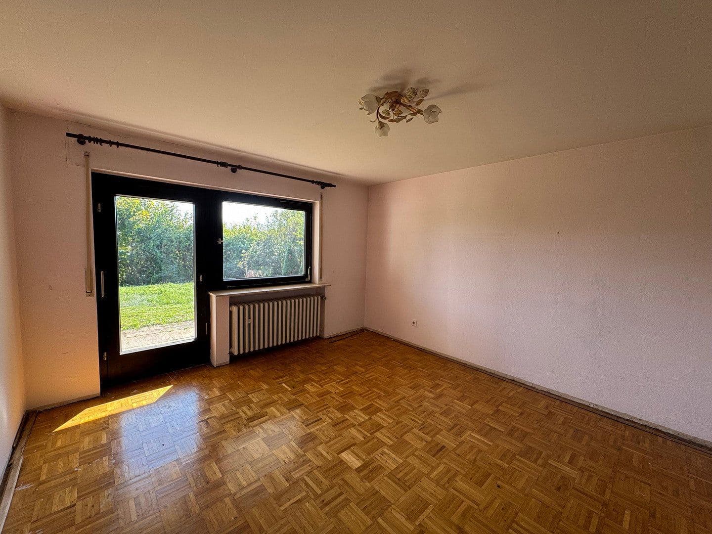 Predaj domu 211 m², pozemok 672 m², Nidda, Hesensko Predaj domu 211 m², pozemok 672 m², Nidda, Hesensko